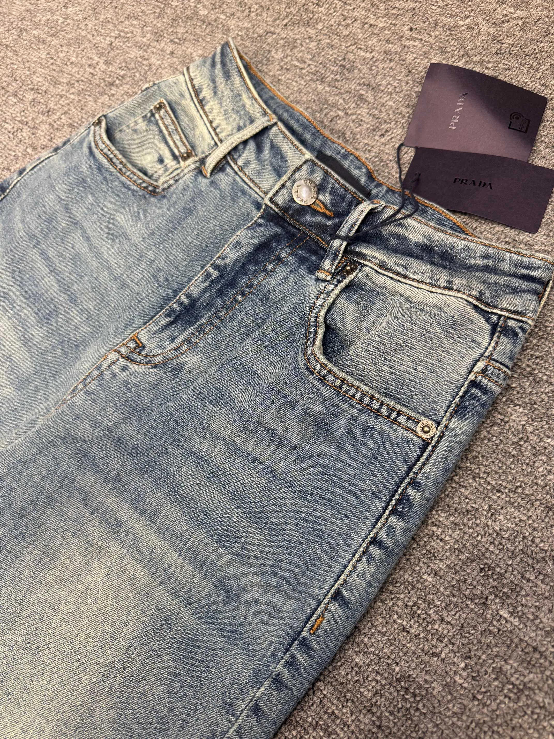 Джинсы Женские Prada 11676670