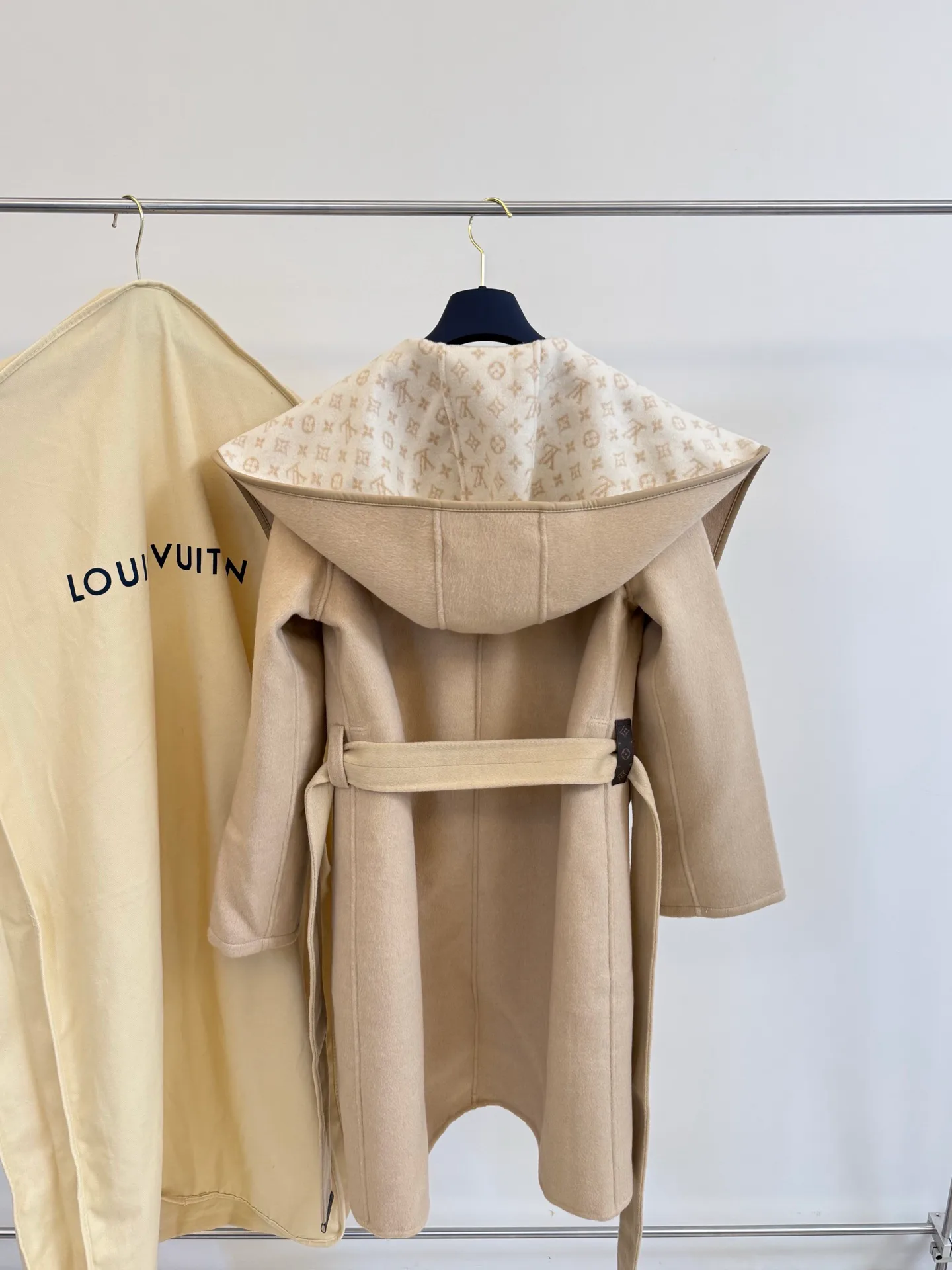 Пальто Женские Louis Vuitton 18601488