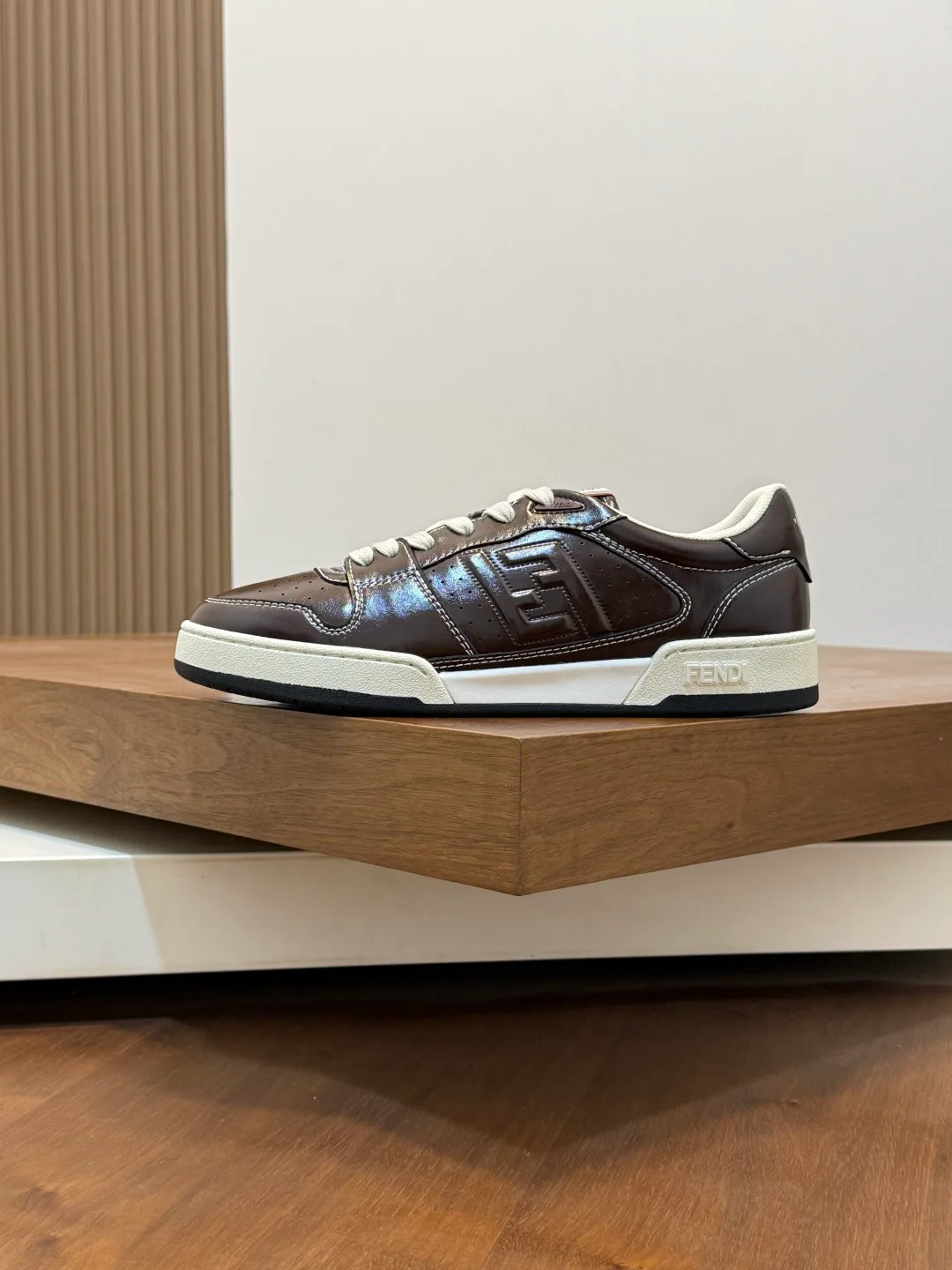 Кроссовки Женские Fendi 18770660