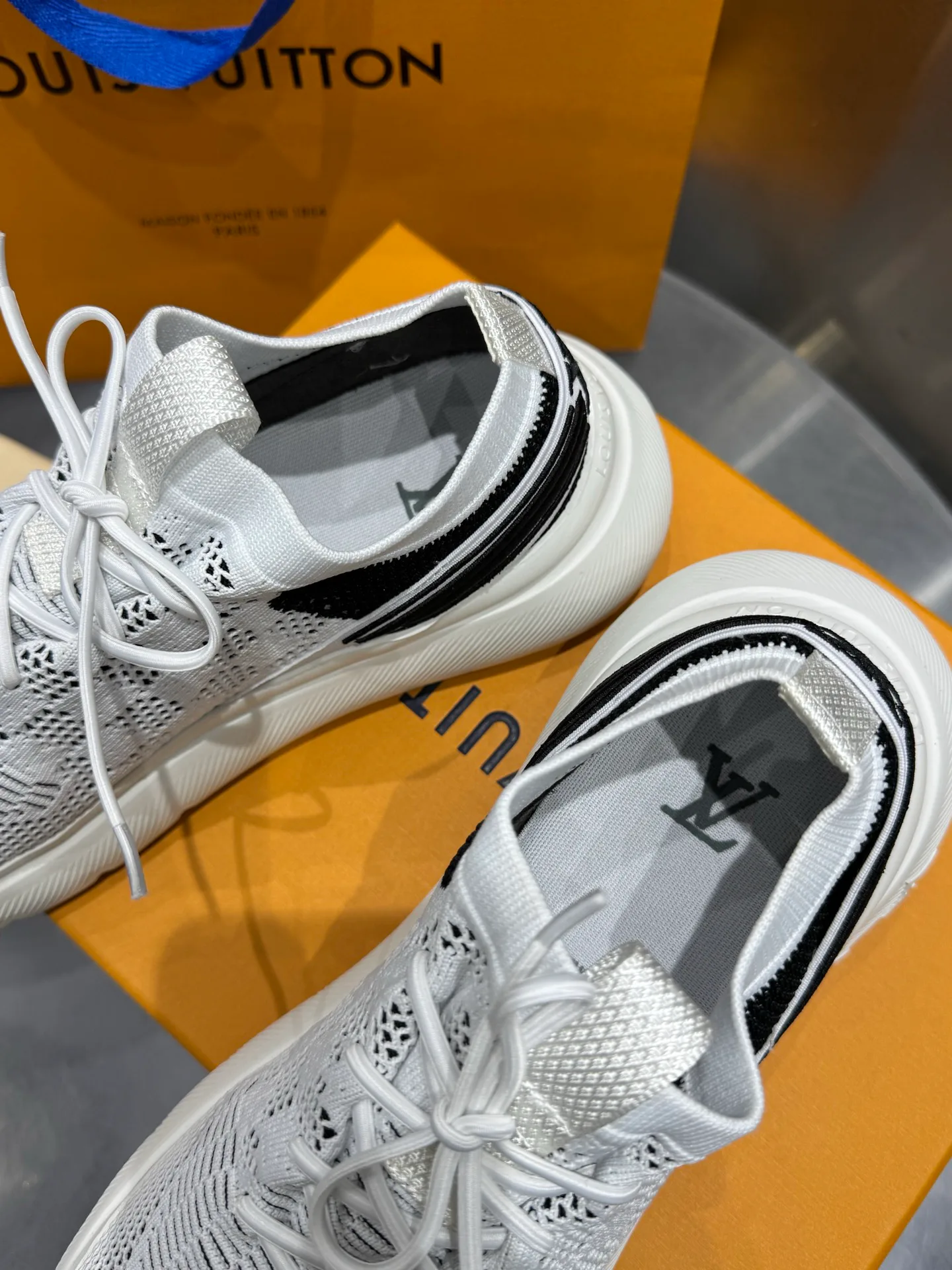 Кроссовки Мужские Louis Vuitton 23697