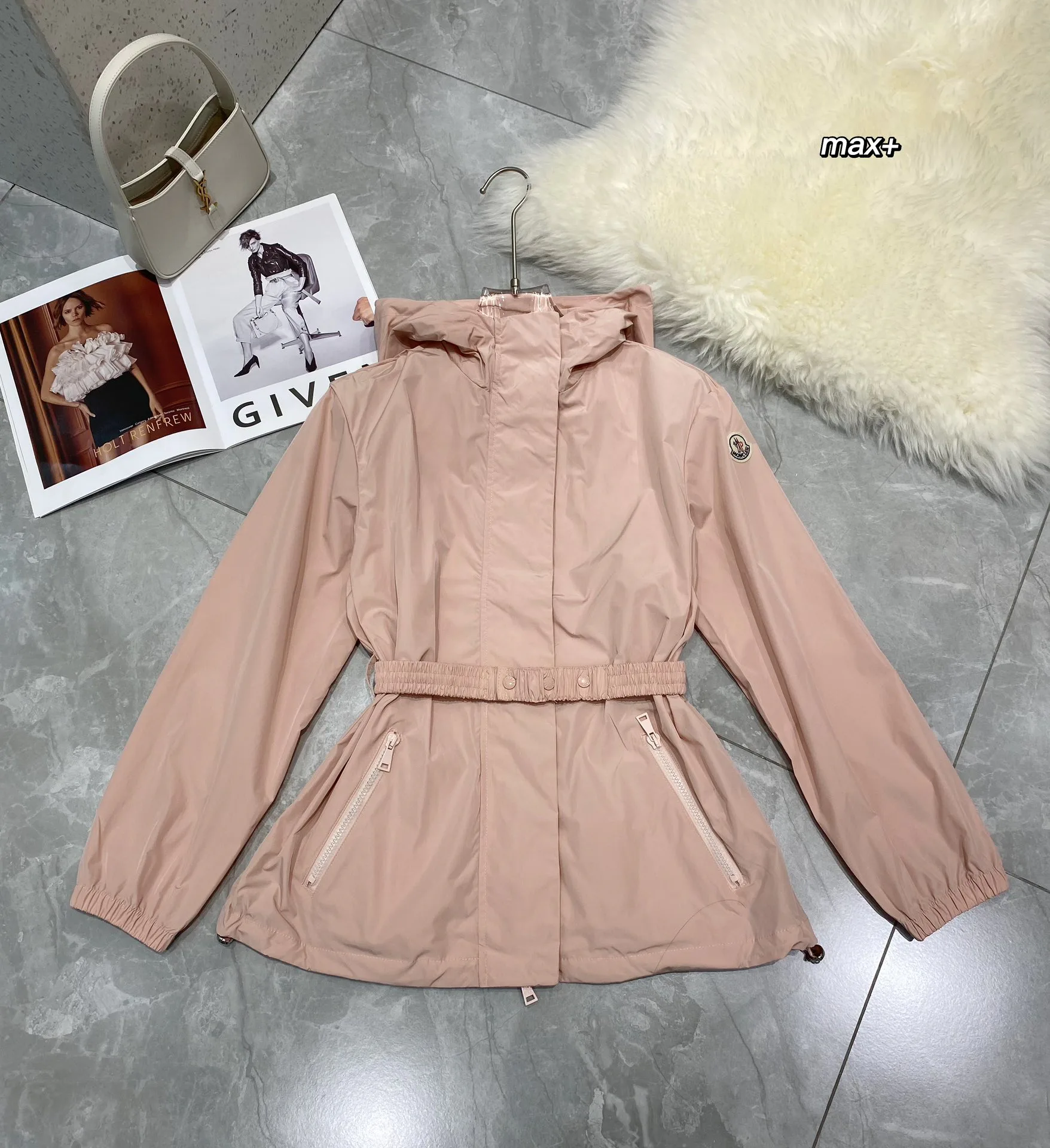 Куртки Женские Moncler 21902