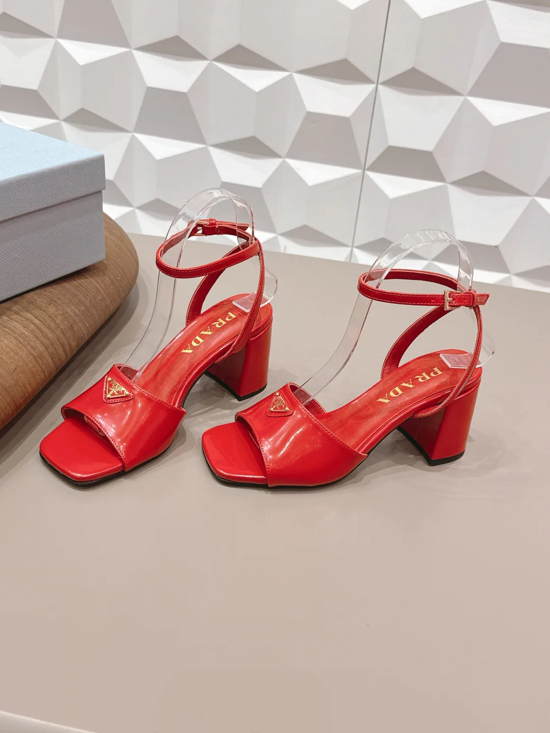 Босоножки Женские Prada 11014314