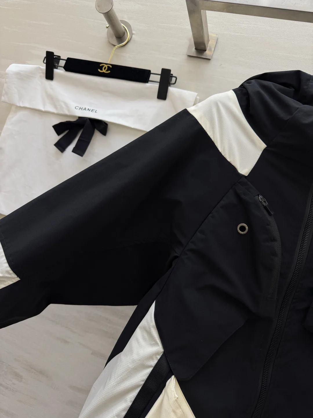 Куртки И Пуховики Женские Chanel 18768024