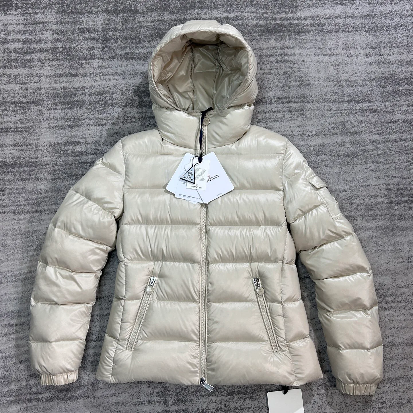 Куртки И Пуховики Женские Moncler 18354333