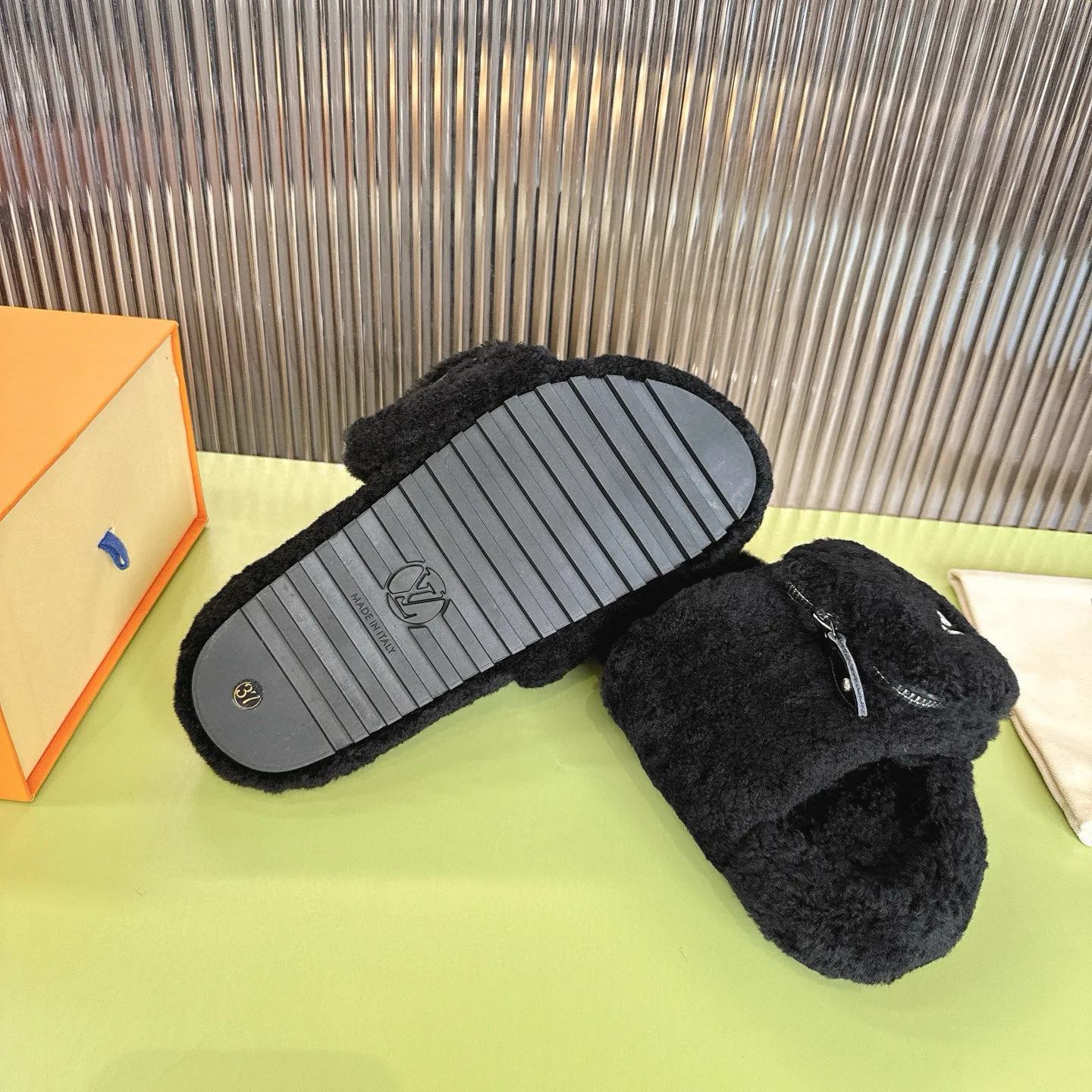 Тапочки Женские Louis Vuitton 81798