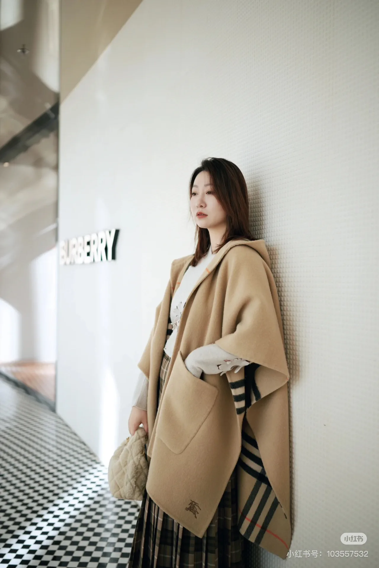Пальто Женские Burberry 18653156