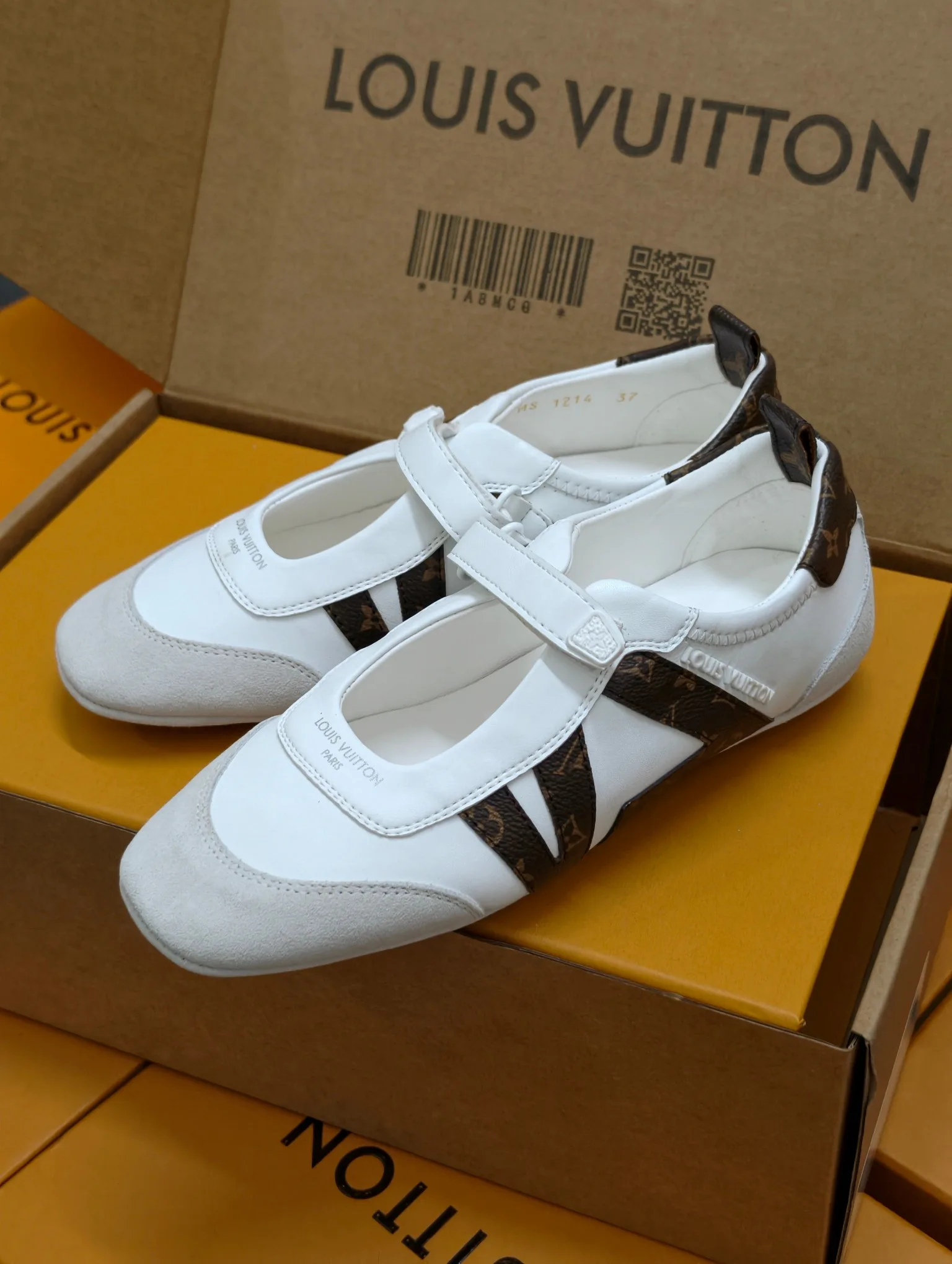 Кроссовки Женские Louis Vuitton 11087698