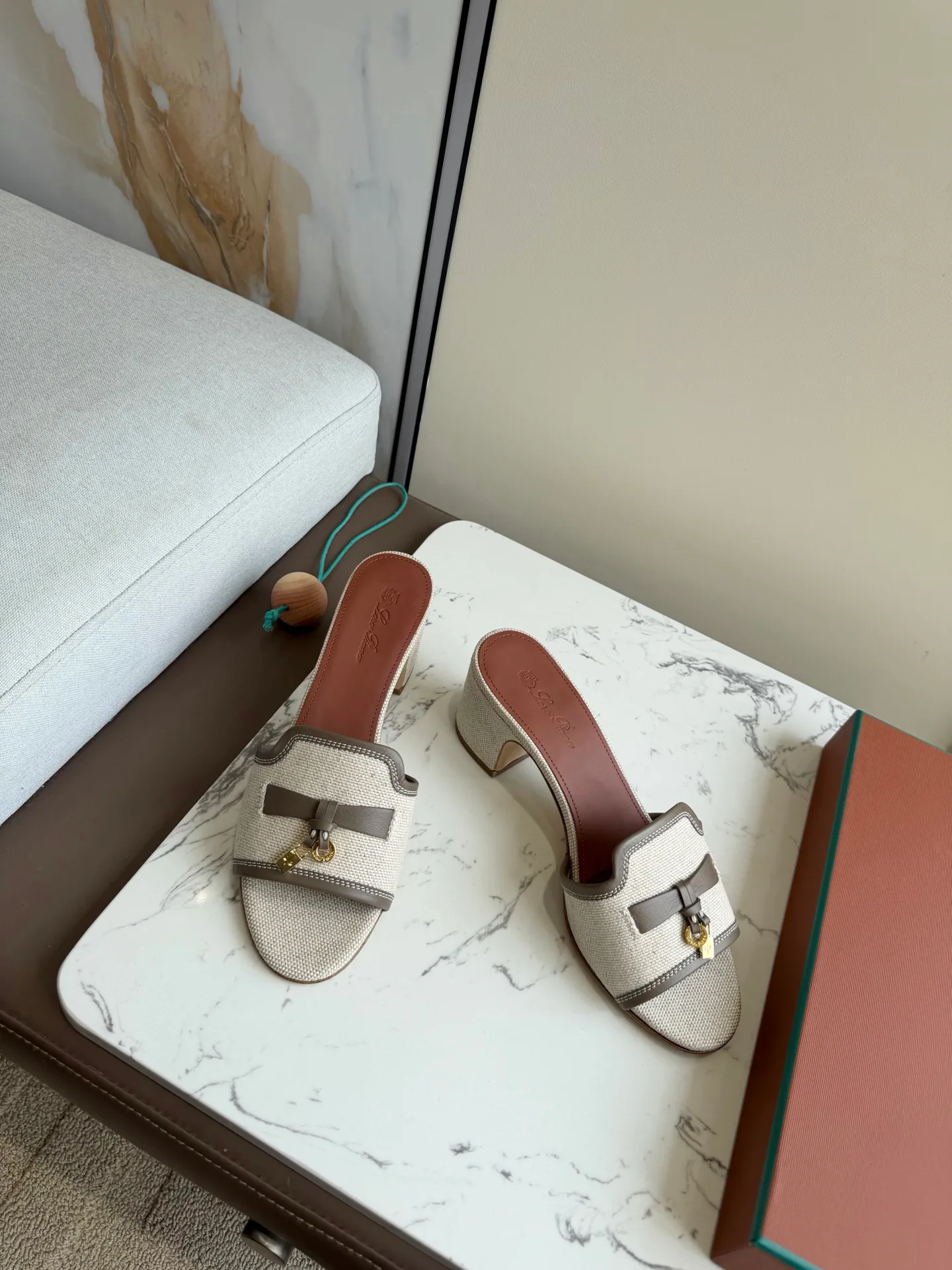 Шлепанцы Женские Loro Piana 13570957