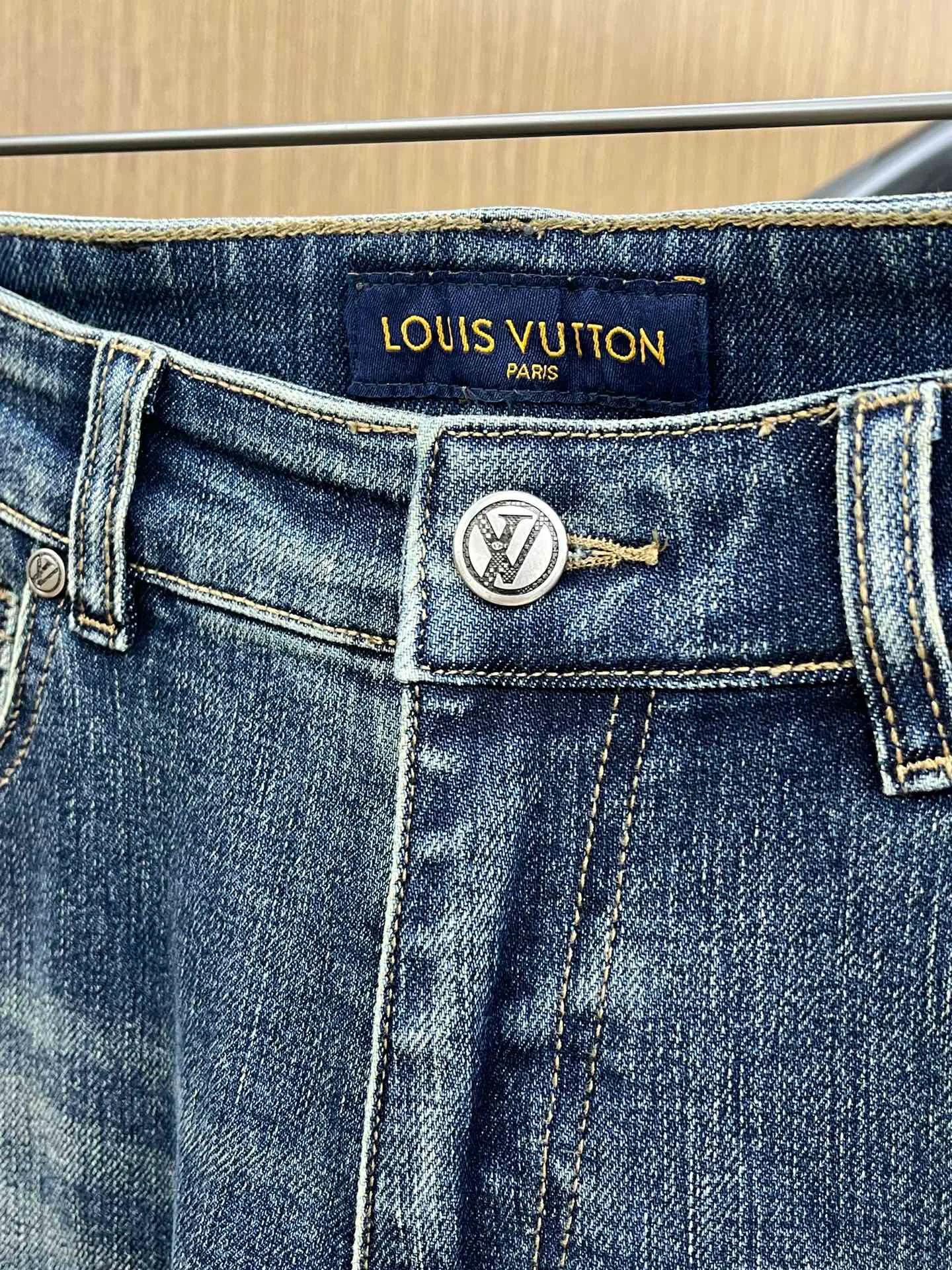 Джинсы Женские Louis Vuitton 12821726