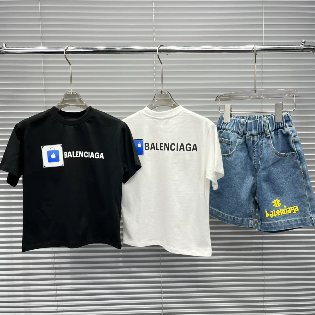Футболки Женские Balenciaga Футболки Женские Balenciaga