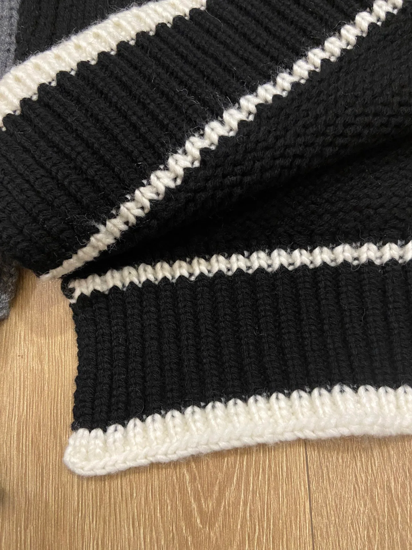 Шарфы Chanel 18088242