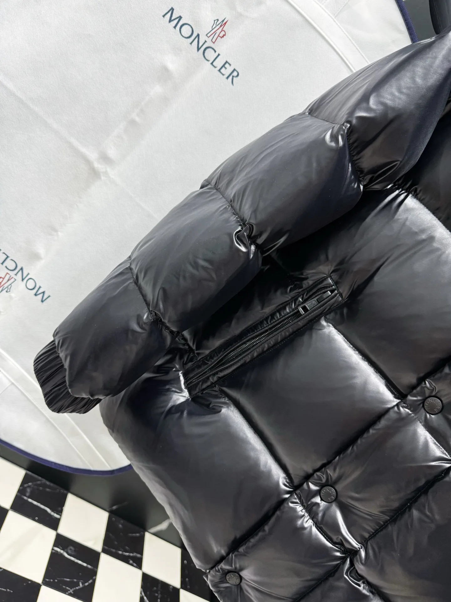 Куртки И Пуховики Мужские Moncler 1807040