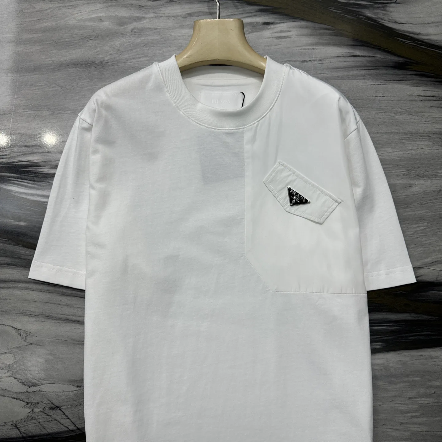 Футболки Женские Prada 9366