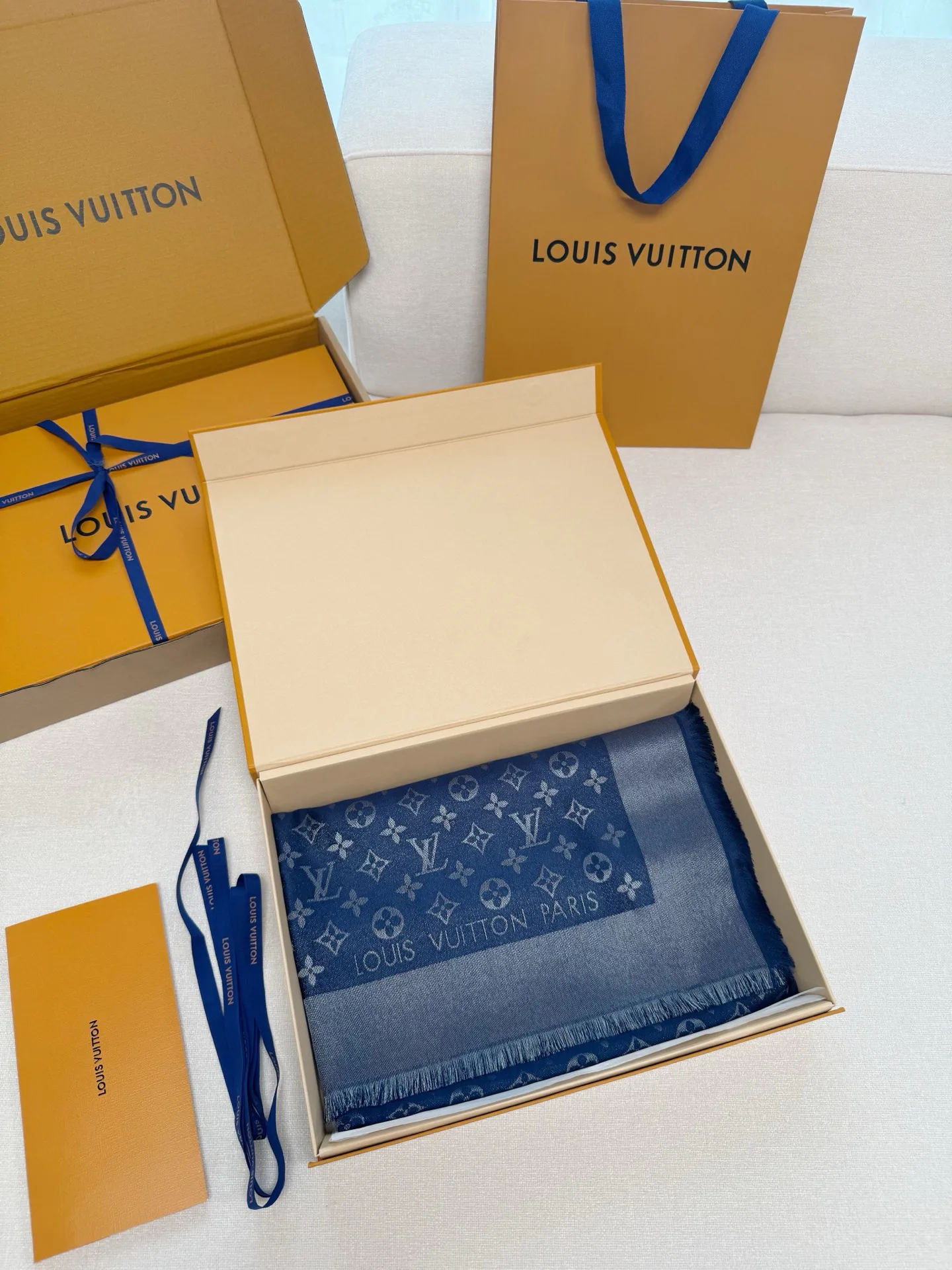 Шарфы Louis Vuitton 437764