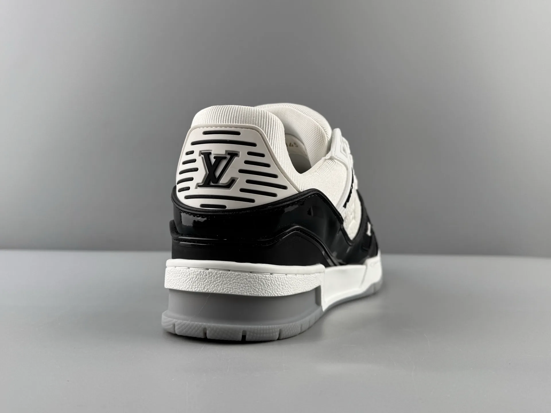 Кроссовки Мужские Louis Vuitton 790394