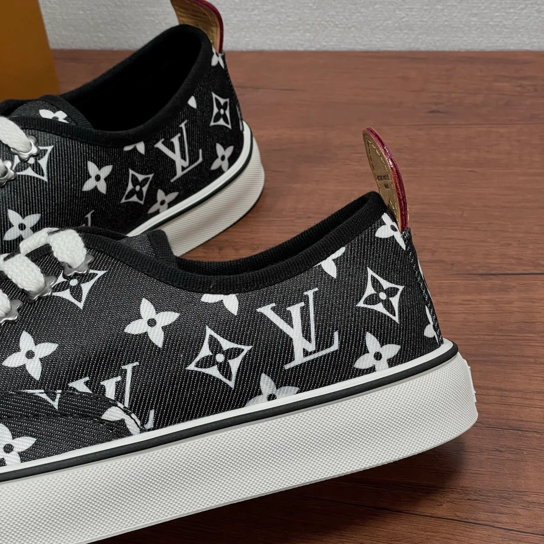 Кроссовки Мужские Louis Vuitton 18626472