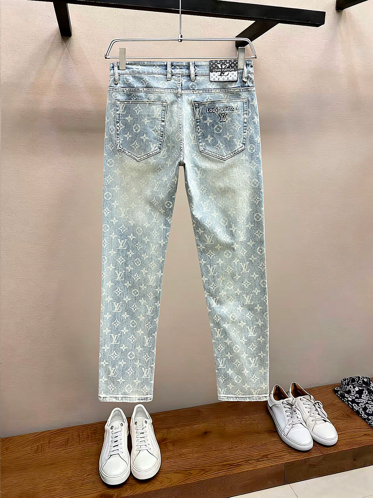 Джинсы Мужские Louis Vuitton 18097850