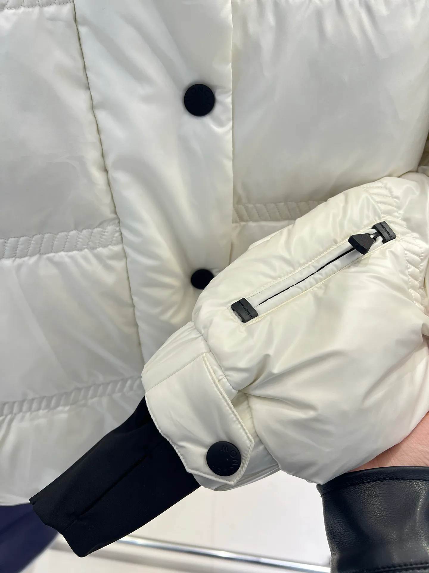 Куртки И Пуховики Мужские Moncler 18231503