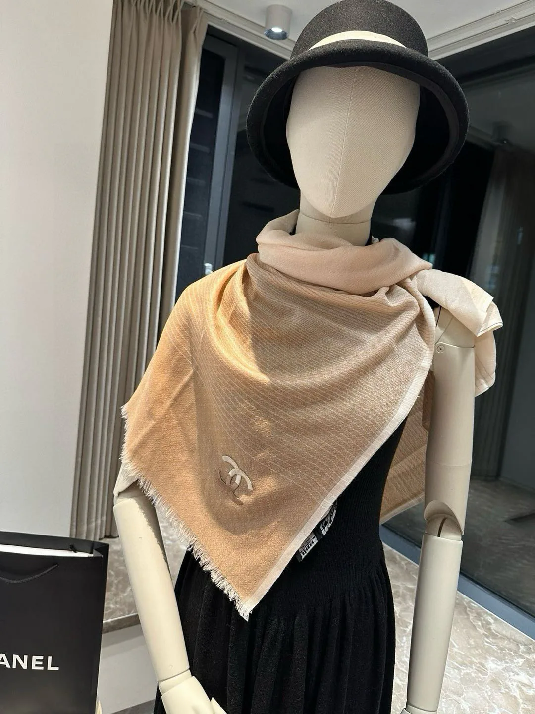 Шарфы Chanel 5425