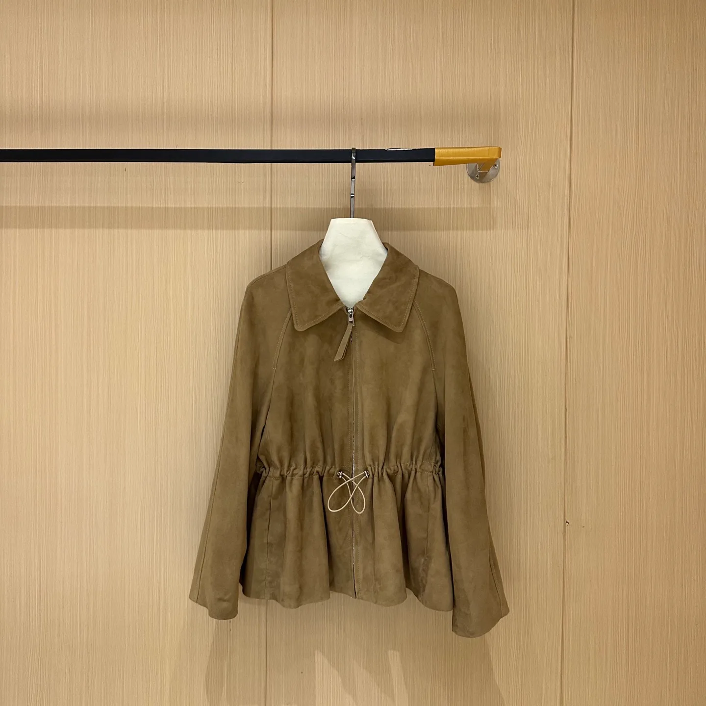 Кожаные Куртки И Дублёнки Женские Loewe 10783217