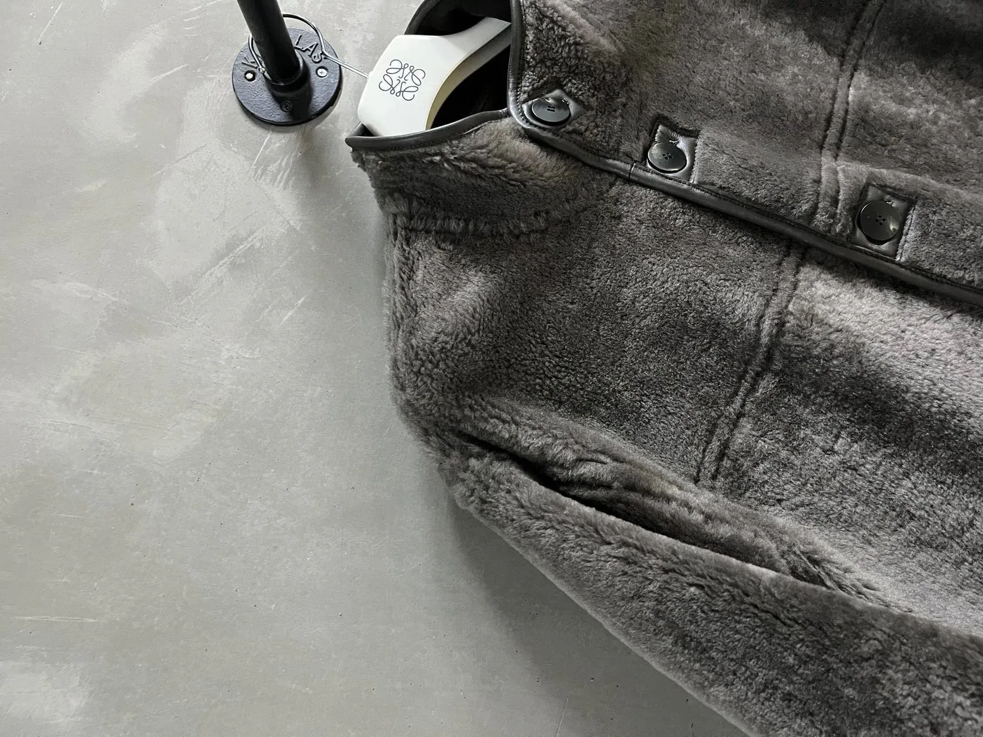 Кожаные Куртки И Дублёнки Женские Loewe 409195