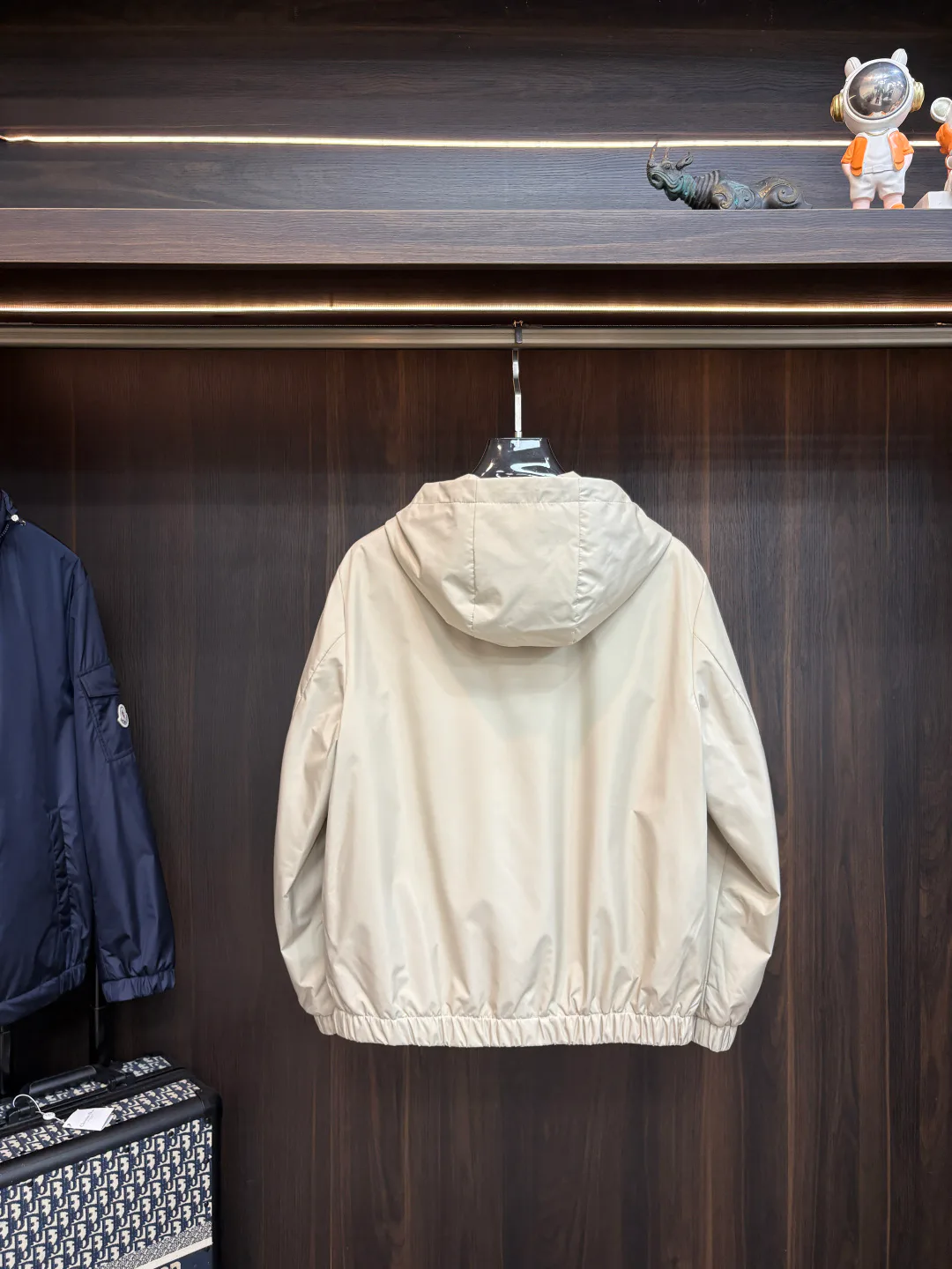 Куртки И Пуховики Женские Moncler 18157283