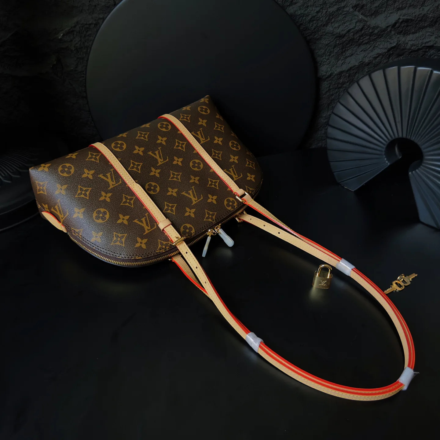 Классические Сумки Женские Louis Vuitton 17498635