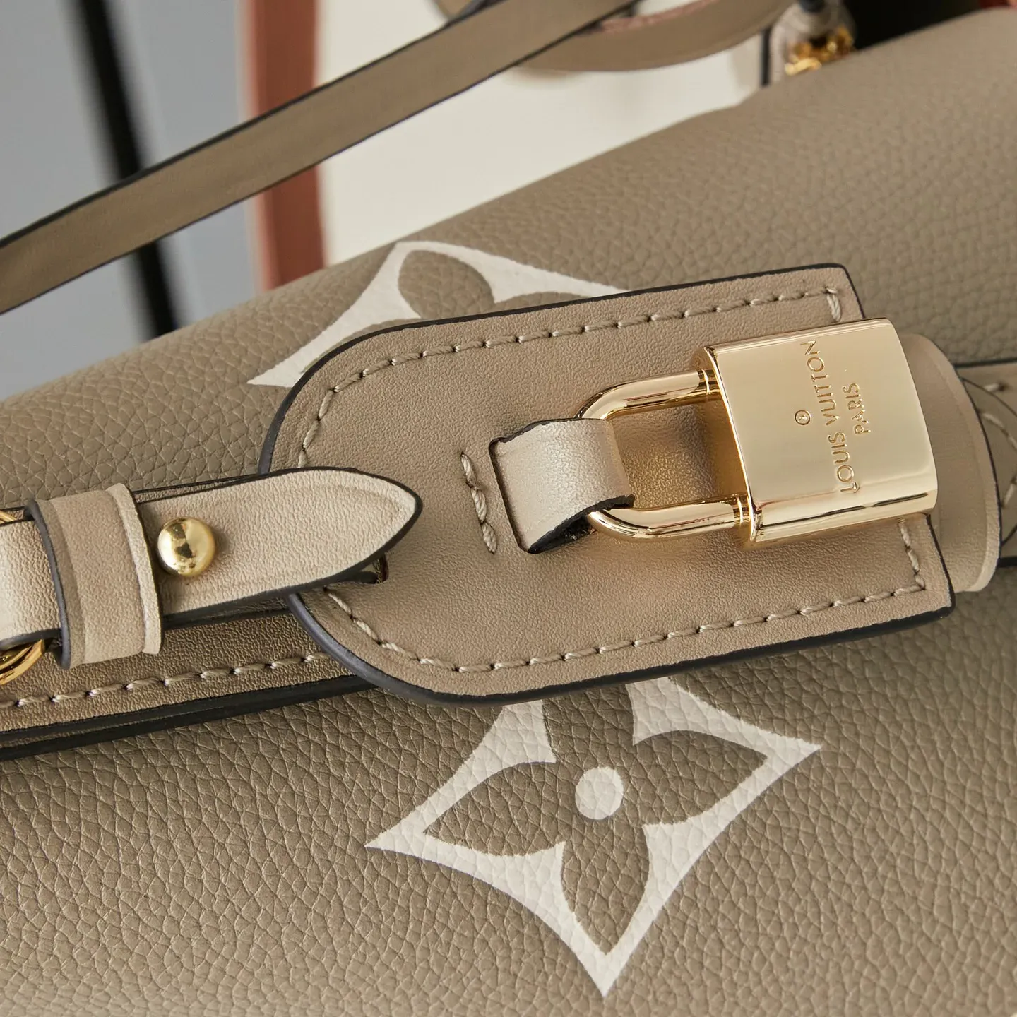 Сумки На Ремне Женские Louis Vuitton 25402