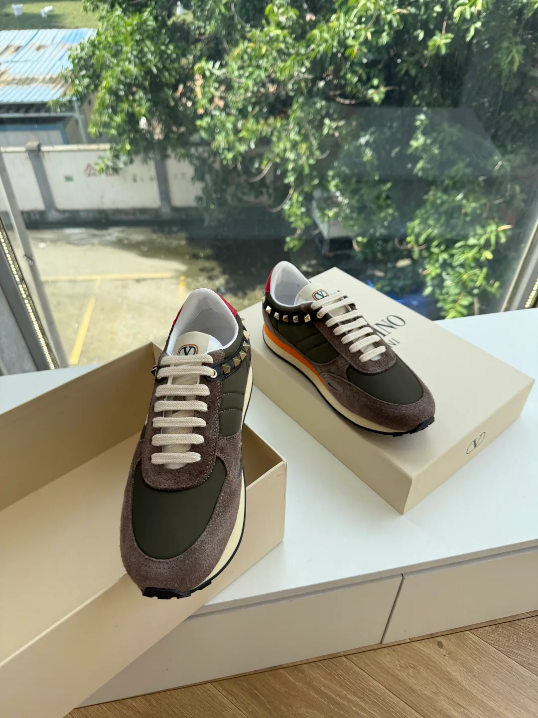 Кроссовки Женские Valentino 18053446