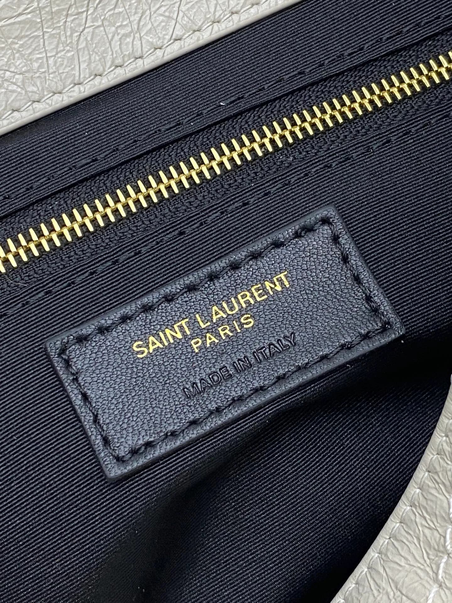 Классические Сумки Женские Saint Laurent 8988098