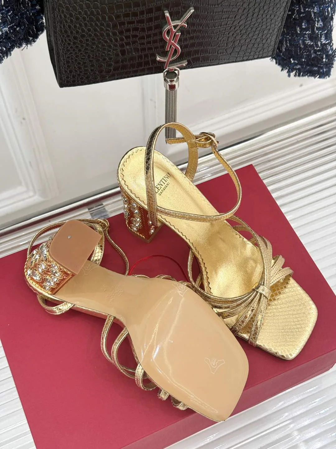 Босоножки Женские Valentino 3945