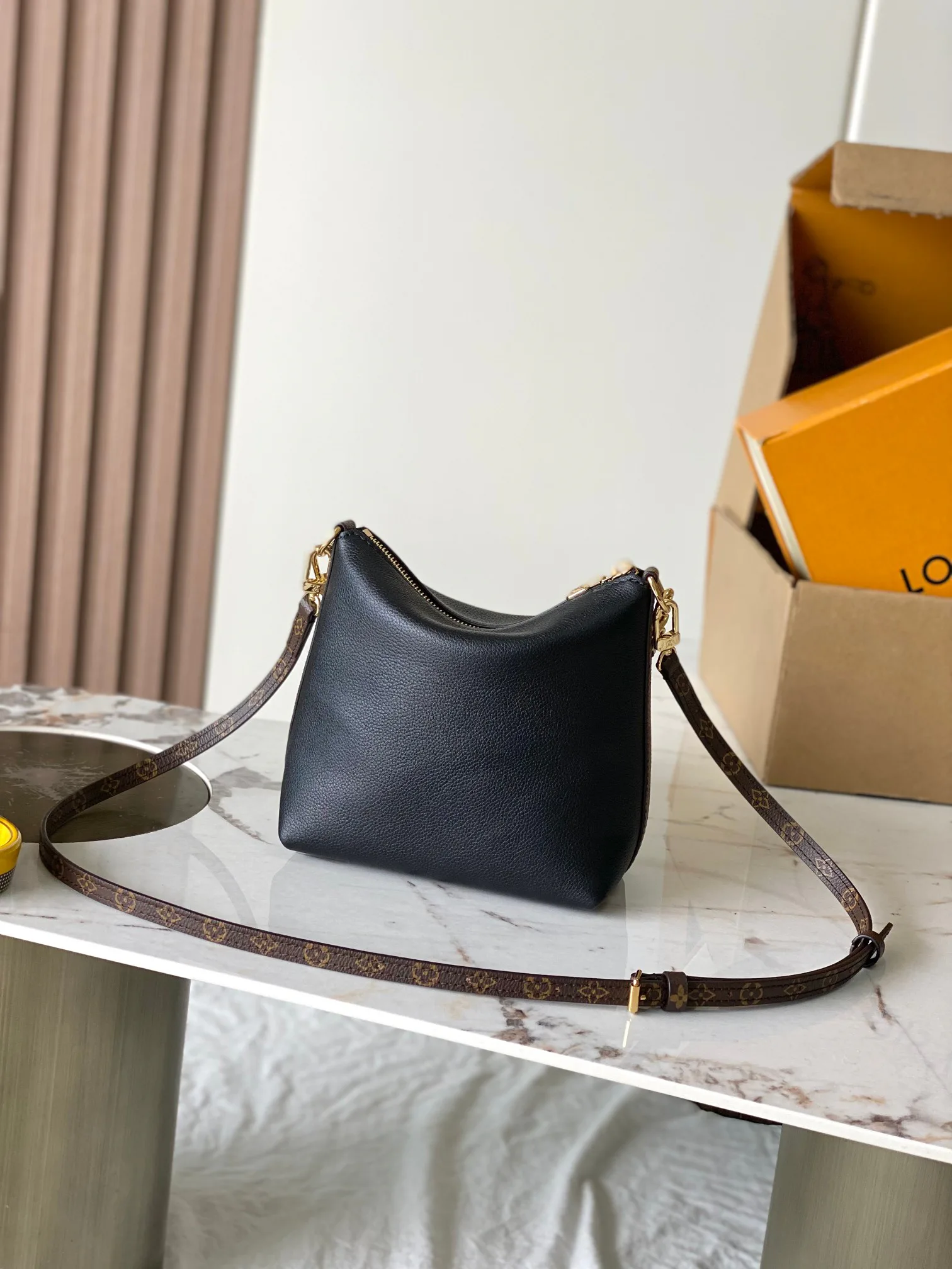 Классические Сумки Женские Louis Vuitton 18170485