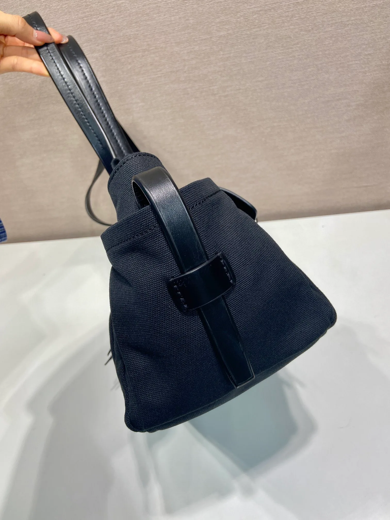 Классические Сумки Женские Prada 12874260