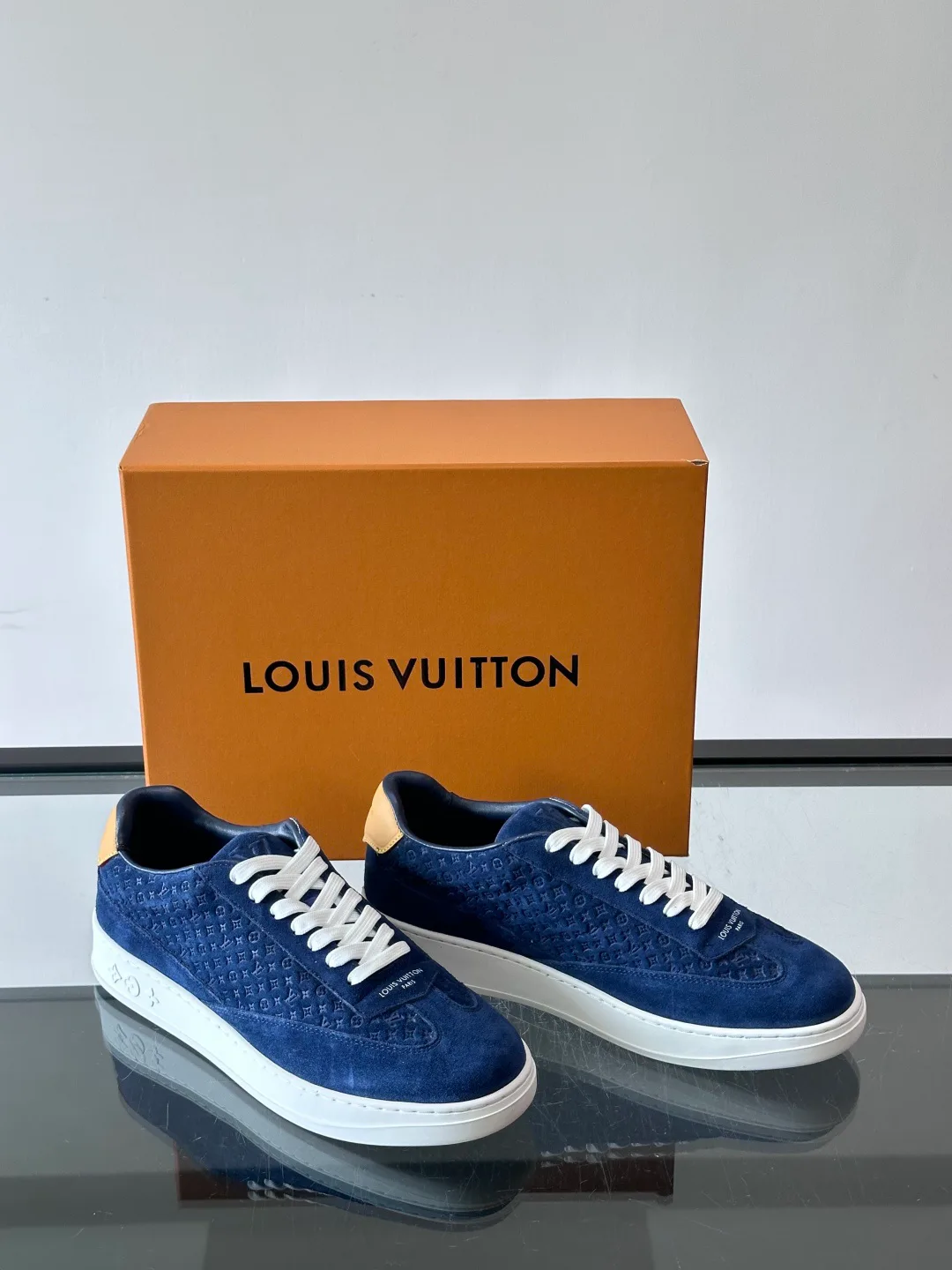 Кроссовки Женские Louis Vuitton 17646126