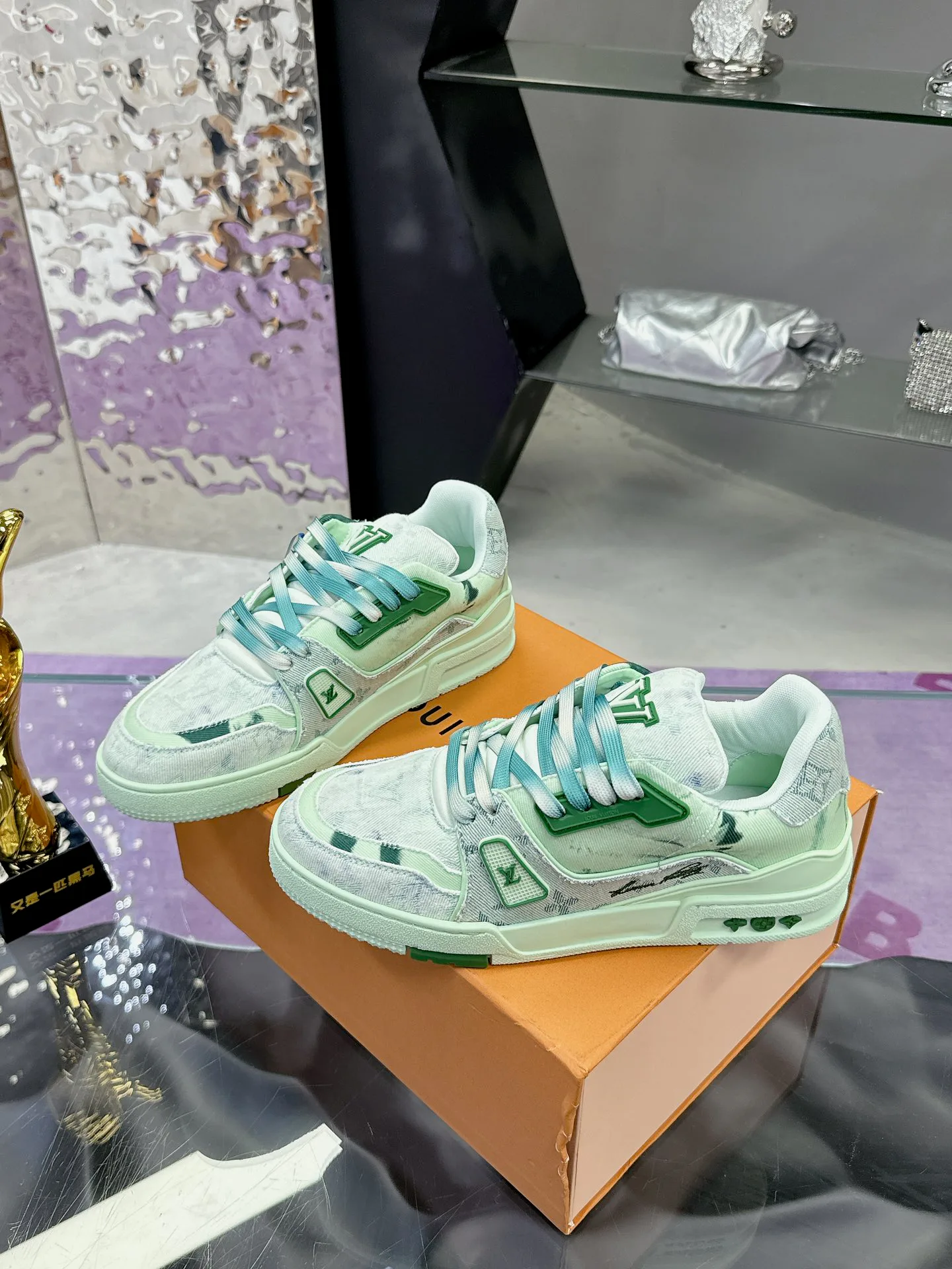 Кроссовки Женские Louis Vuitton 52669