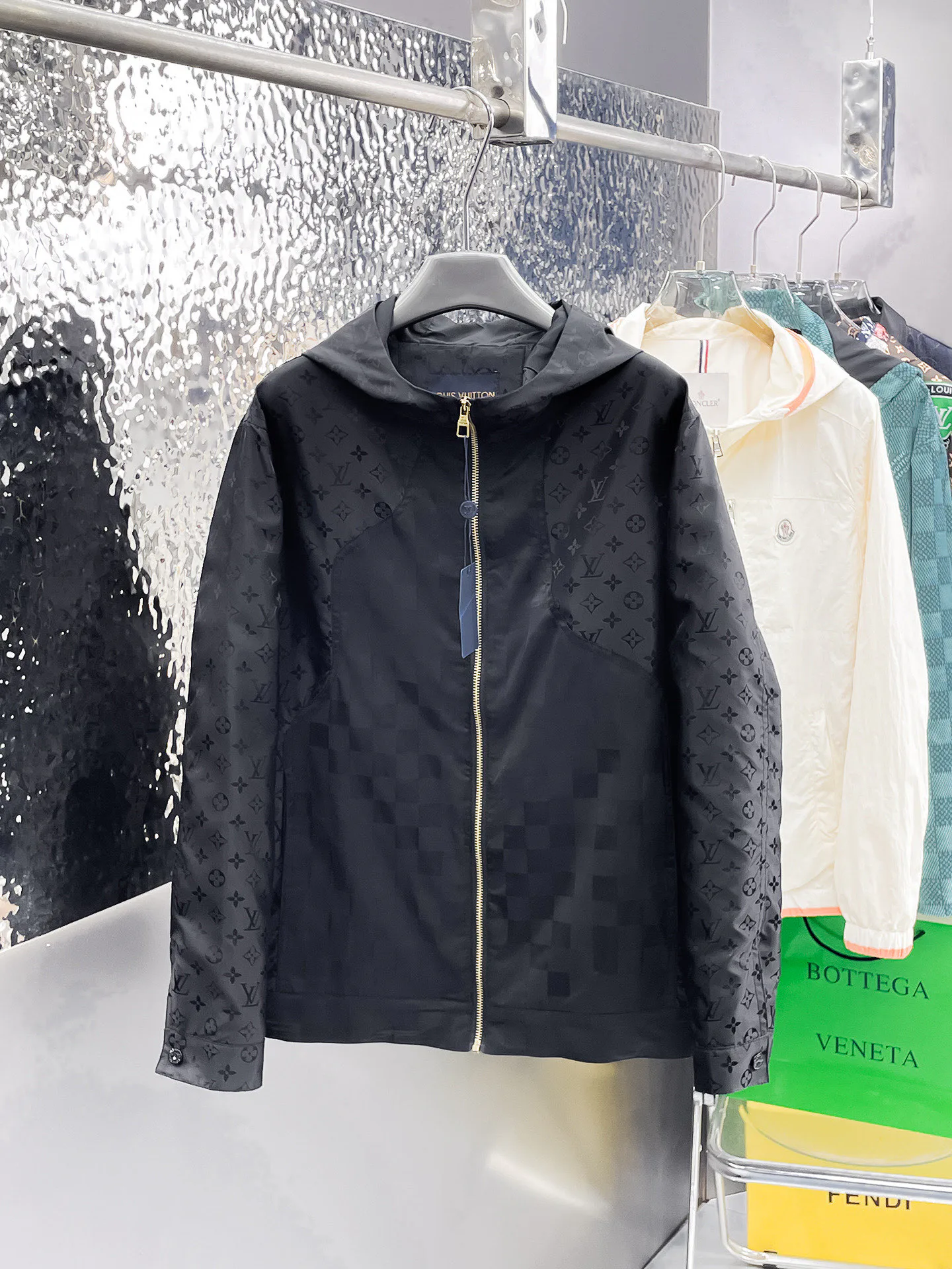 Куртки И Пуховики Мужские Louis Vuitton 9352351