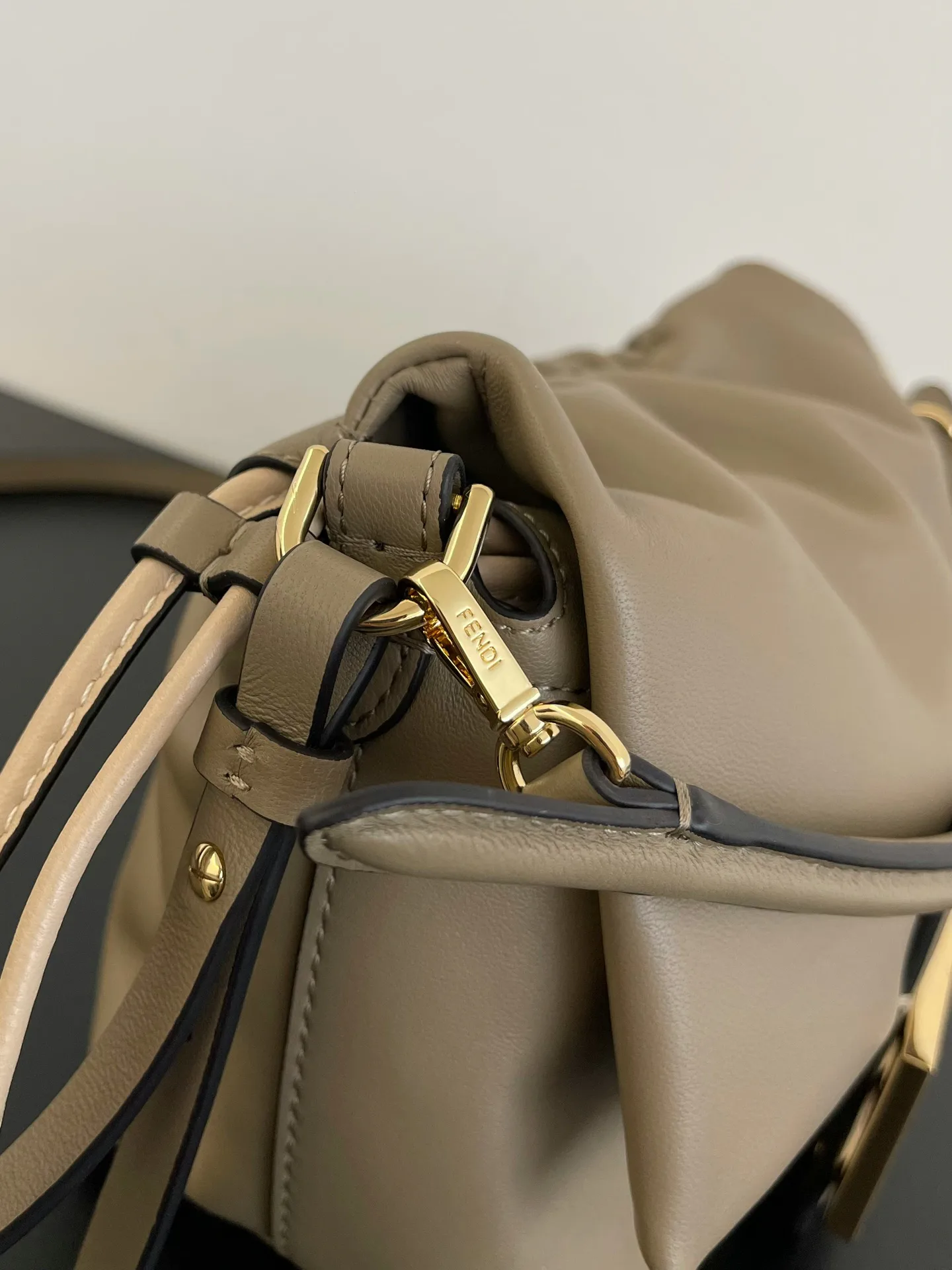 Классические Сумки Женские Fendi 13546207