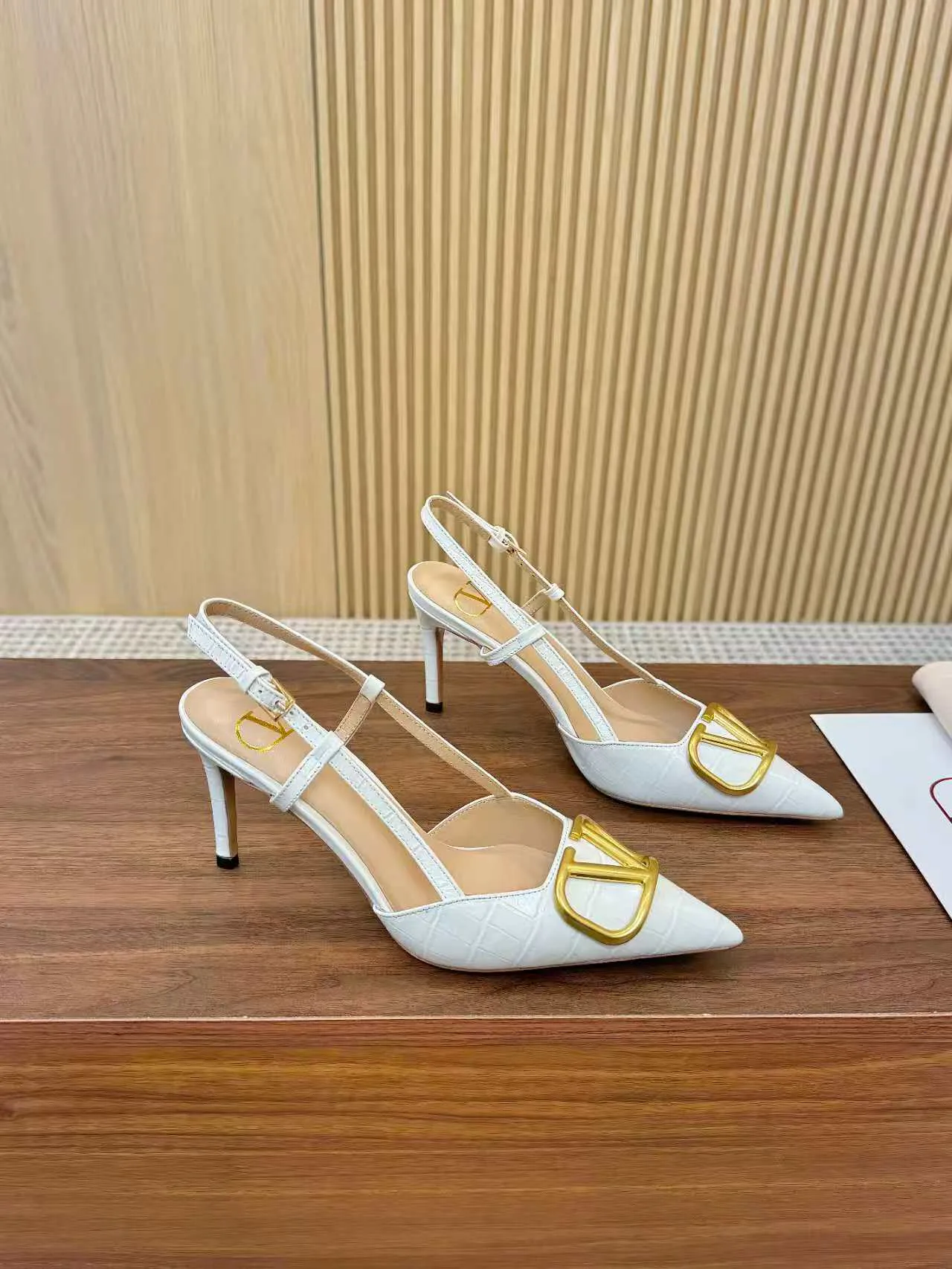 Босоножки Женские Valentino 12156368