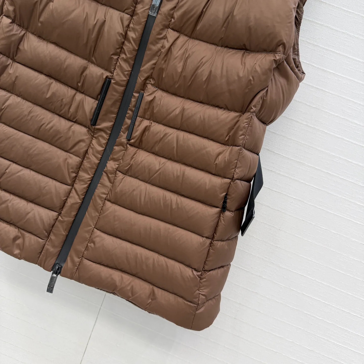 Жилеты Женские Moncler 18022884