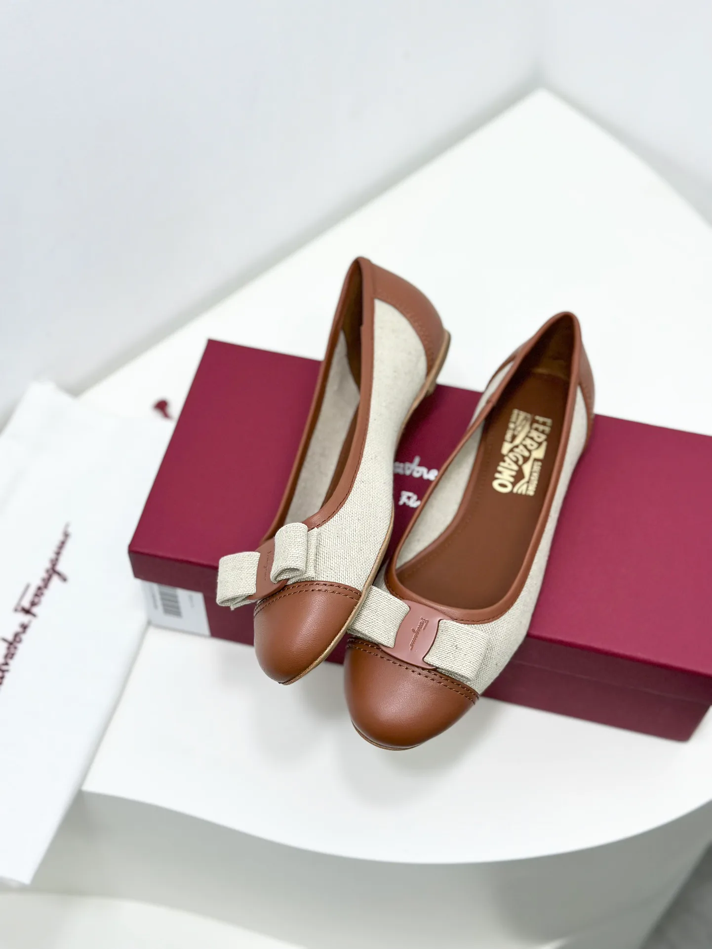 Балетки Женские Salvatore Ferragamo 11675478