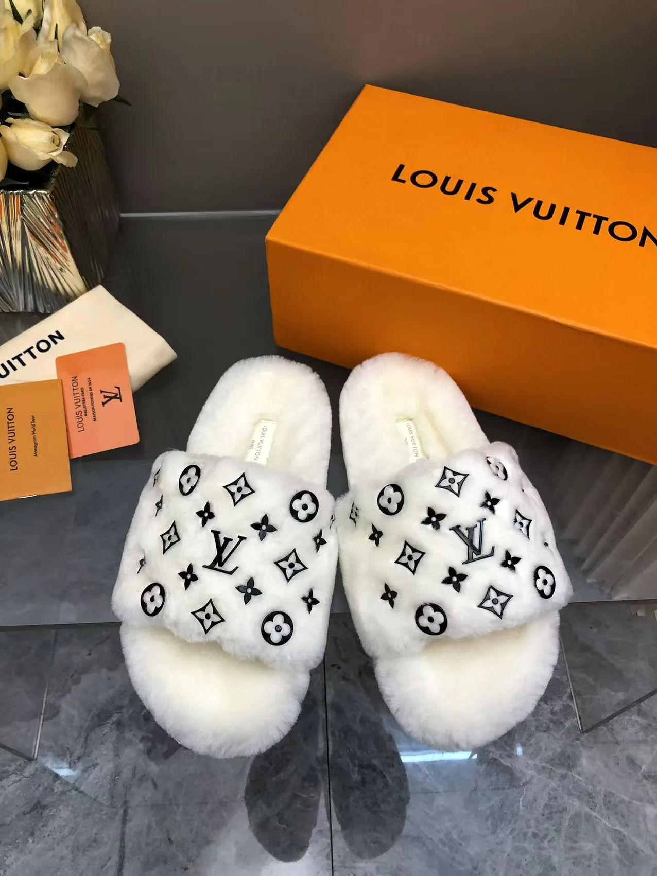 Тапочки Женские Louis Vuitton Тапочки Женские Louis Vuitton