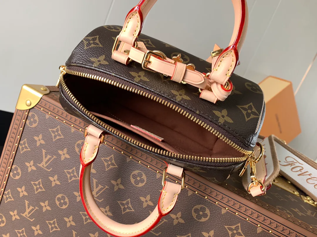 Клатчи Женские Louis Vuitton 11488647
