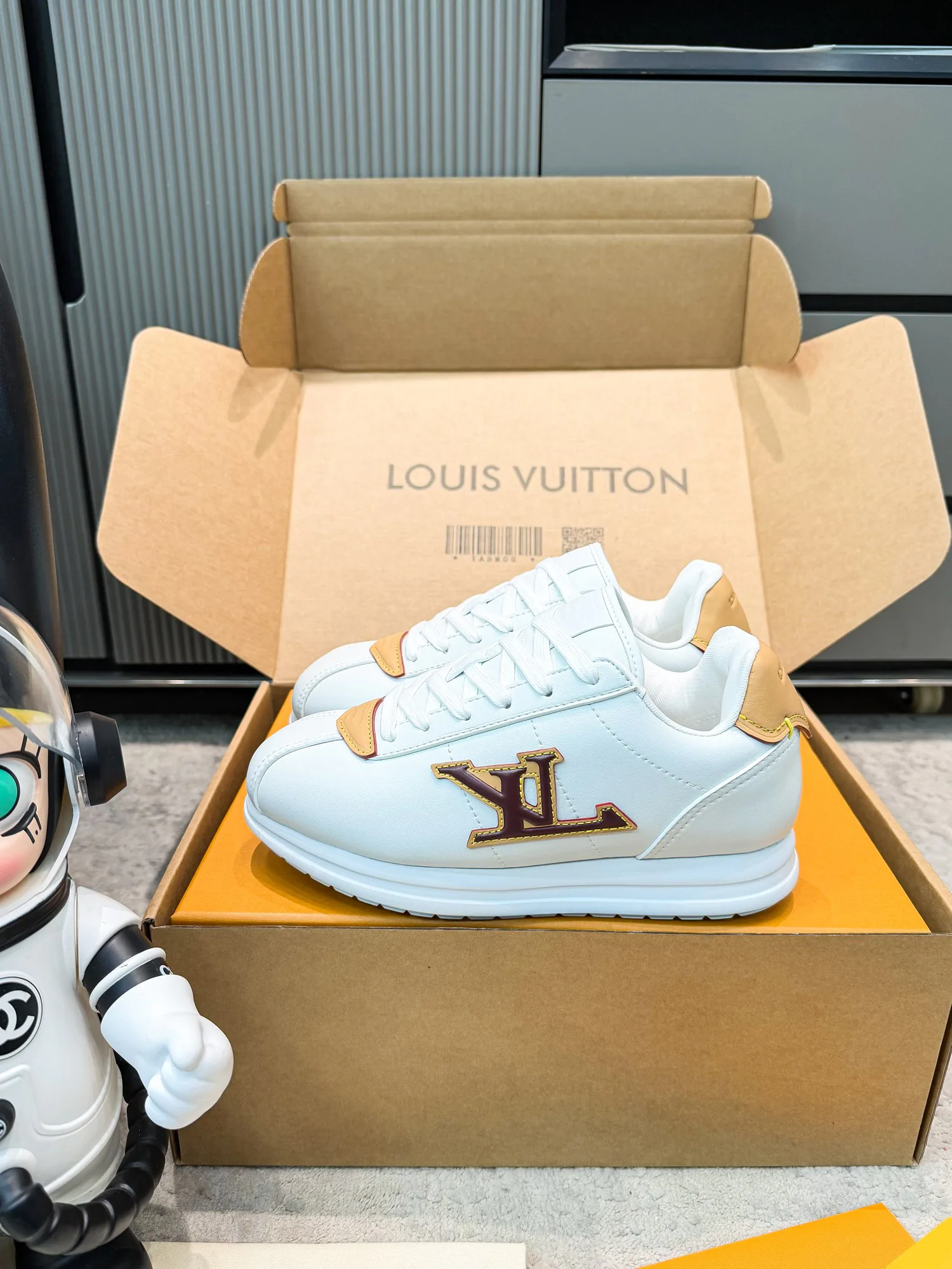 Кроссовки Женские Louis Vuitton 9158846