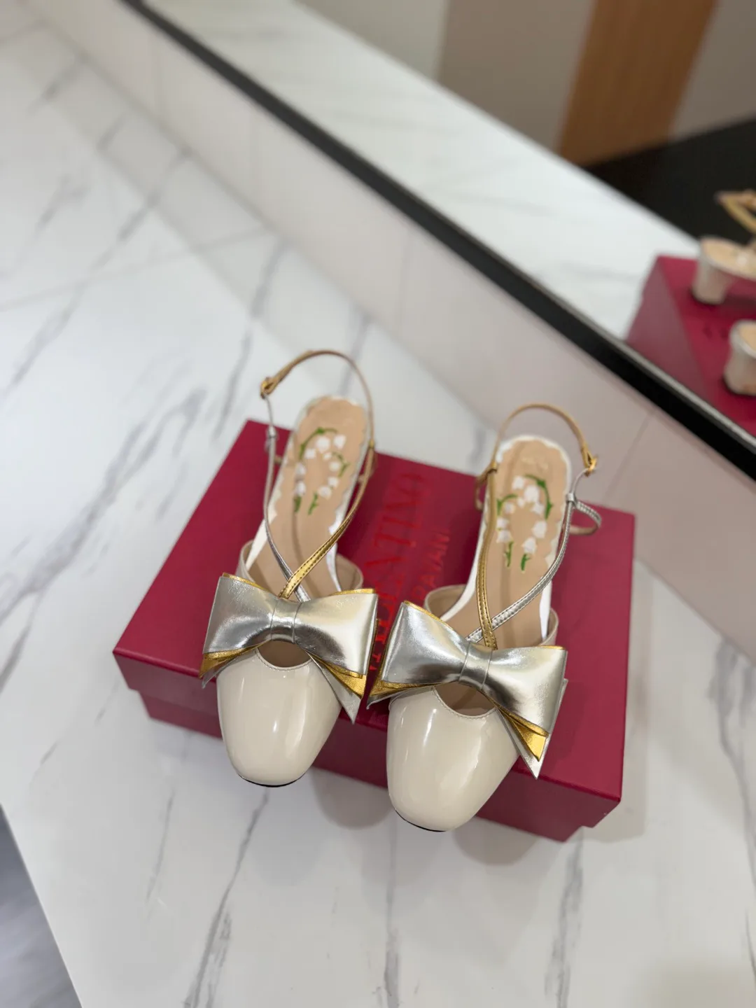 Босоножки Женские Valentino 11683035