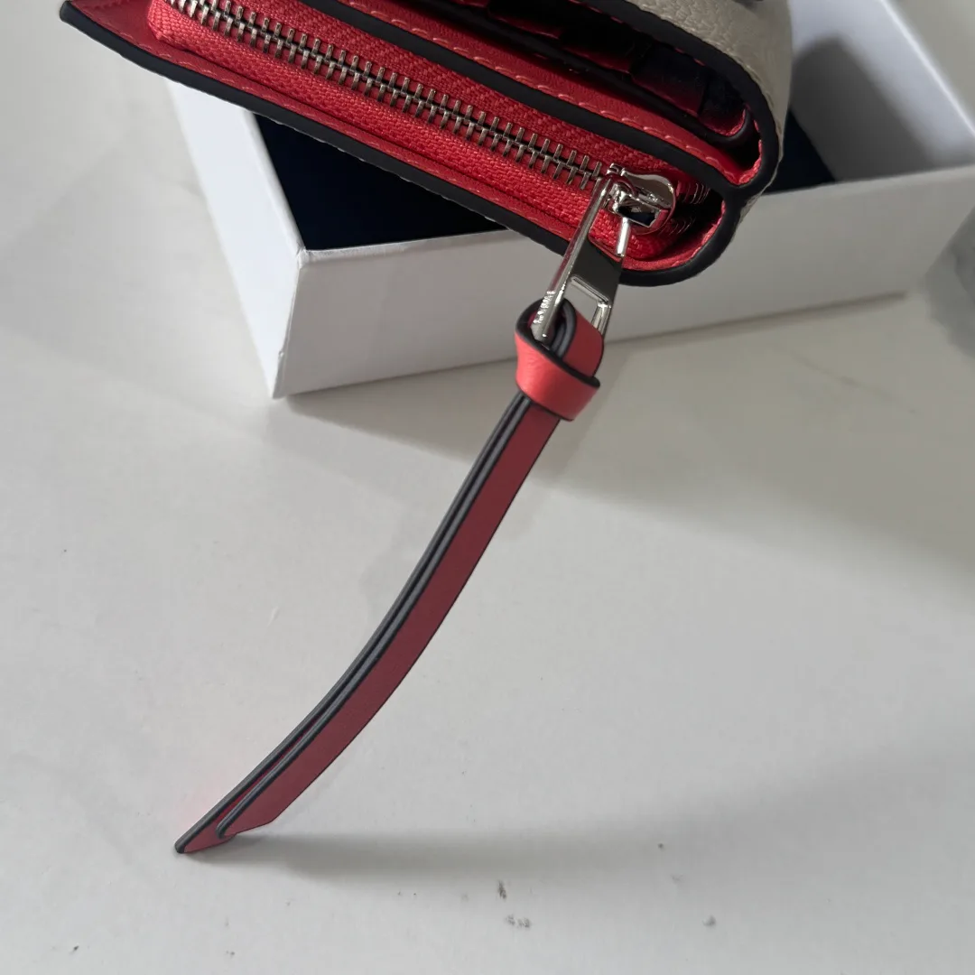 Клатчи Женские Loewe 17502812