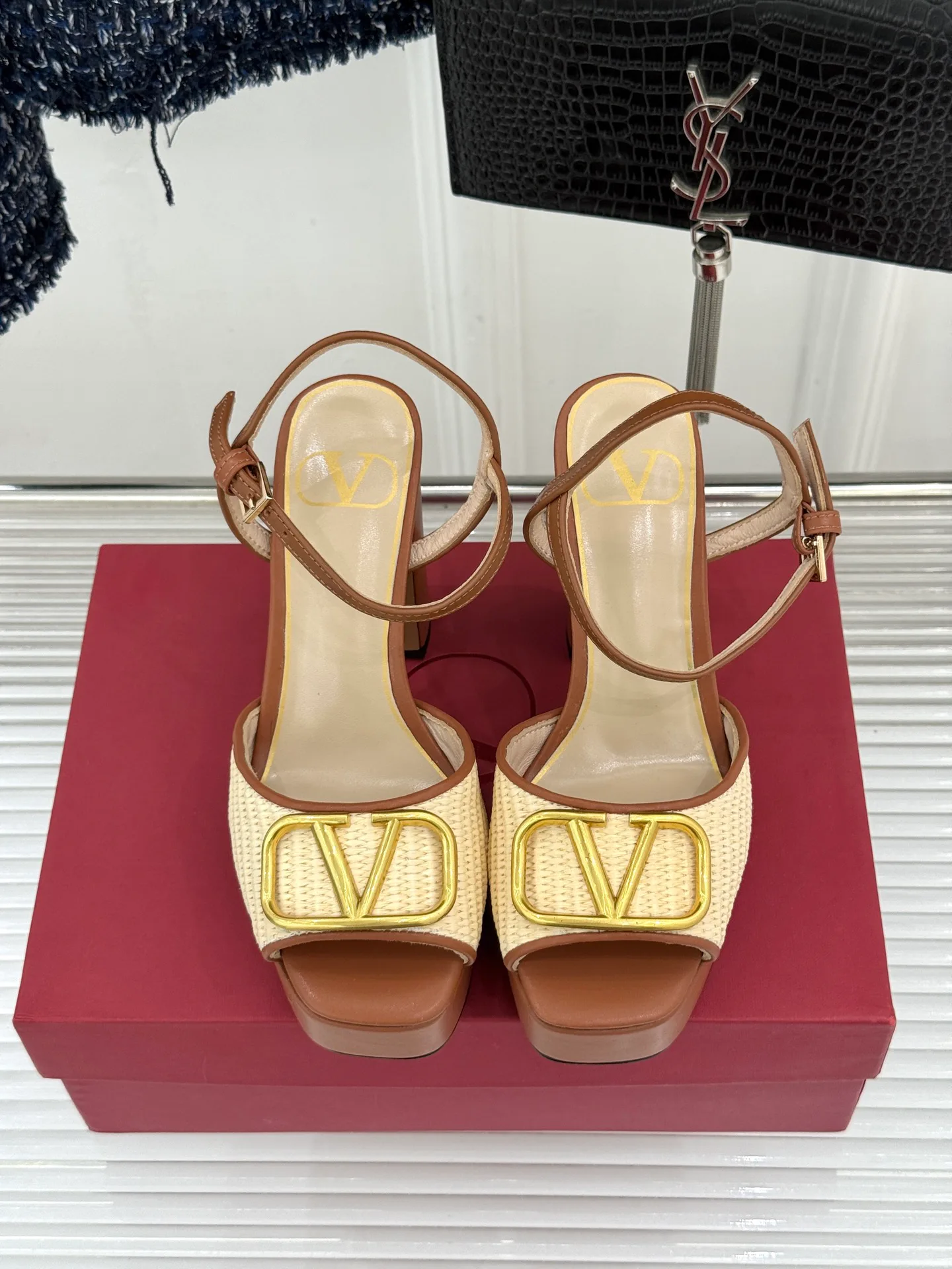 Босоножки Женские Valentino 11809000