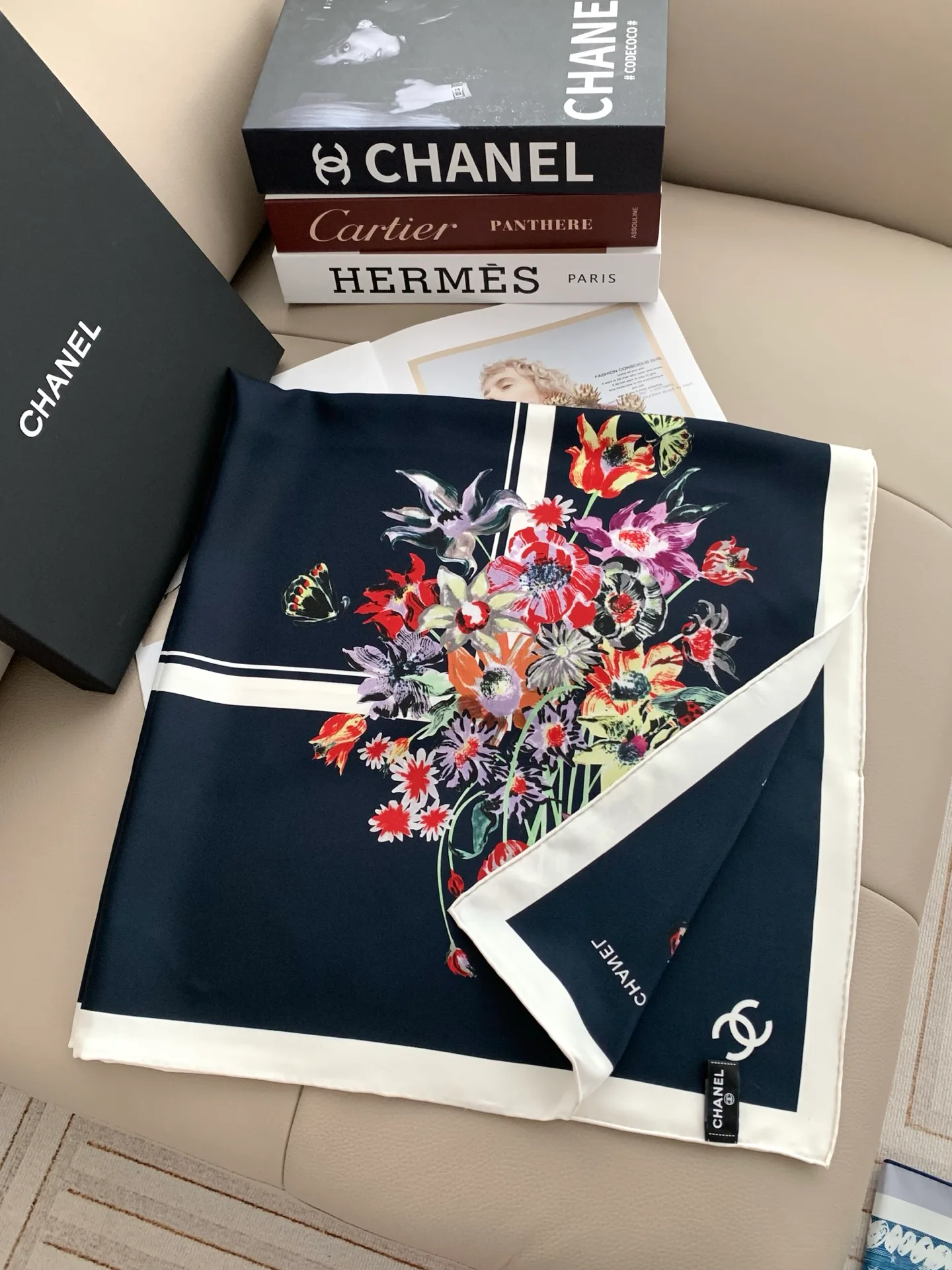 Платки Chanel 18675537