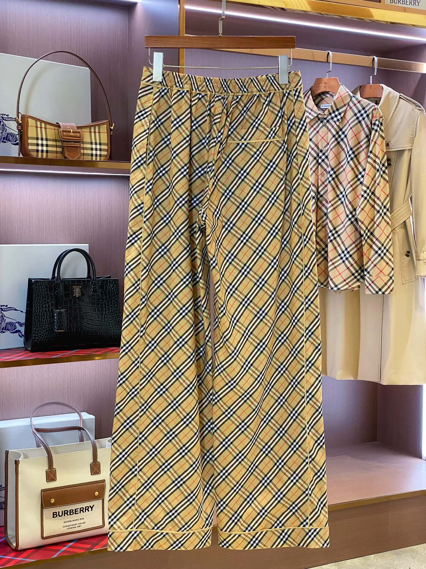 Брюки Женские Burberry 13428497