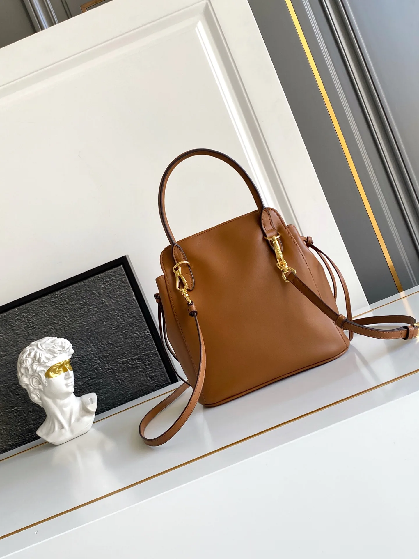 Классические Сумки Женские Prada 13368490