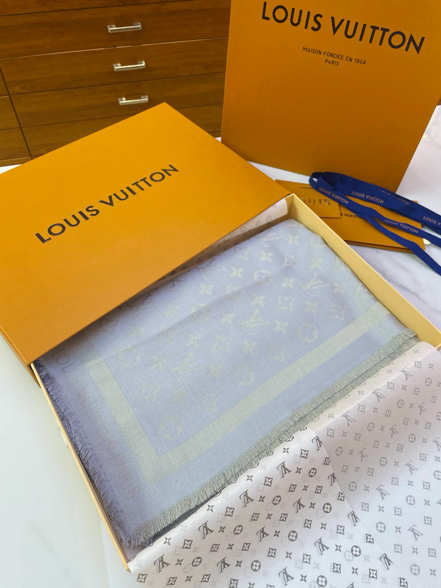 Шарфы Louis Vuitton 17898732